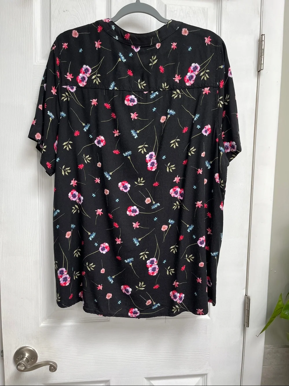 Woman Within Black Floral Print Tunic Top Size 18/20